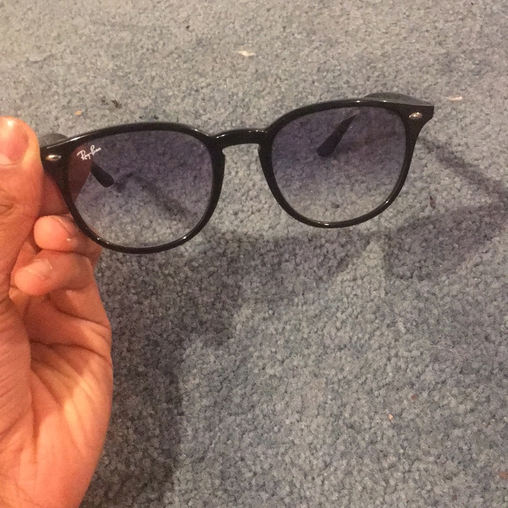 Ray ban